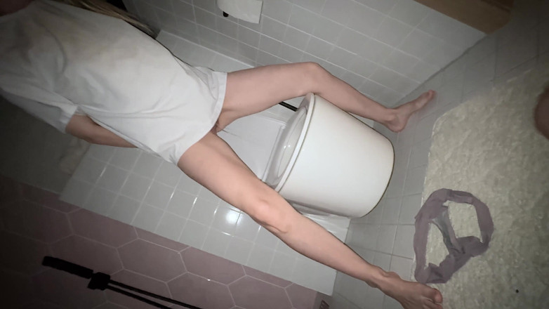 Gigi oficial: 69-year-old Man Asked Me to Film Me Peeing