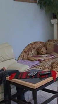 MILF blonde Mengambilnya Mendalam Dalam Sesi Sofa Ghairah
