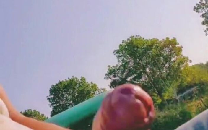 Slutboyben: スラットボイベン