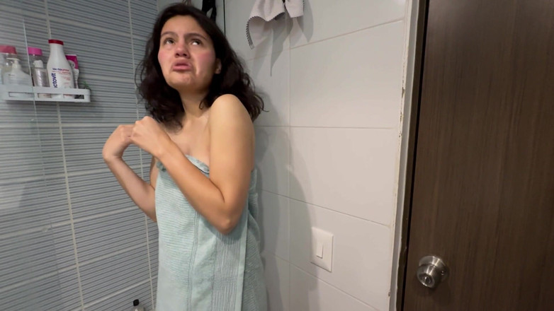 scarlettandc: बाथरूम से वीडियो