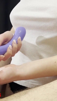 Si Dia Membawa Cuckold Ke Orgasme Walaupun Dalam Sangkar Kesucian
