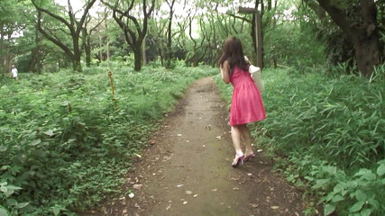 Asian Public Sluts: Sexy japonská holka dostane venkovní prstění