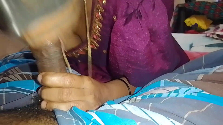 LEGSCOUPLE12: 德里护士把她丈夫的放在她嘴里并取悦他