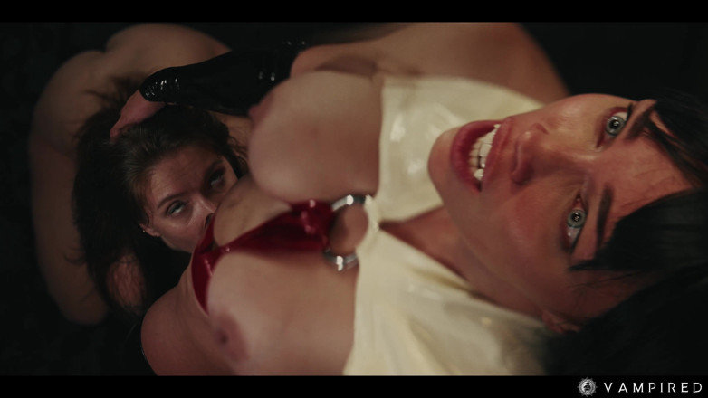 Vampired: Vampirella Unleashed