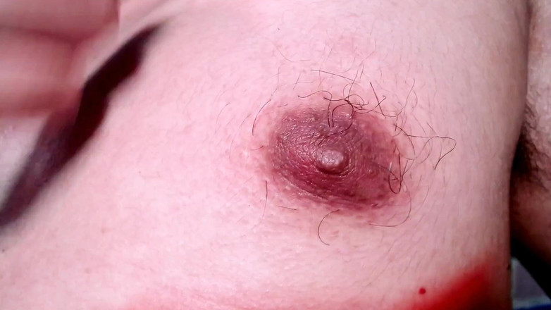 Tommhot: Граю з моїми сосками - гарячі соски