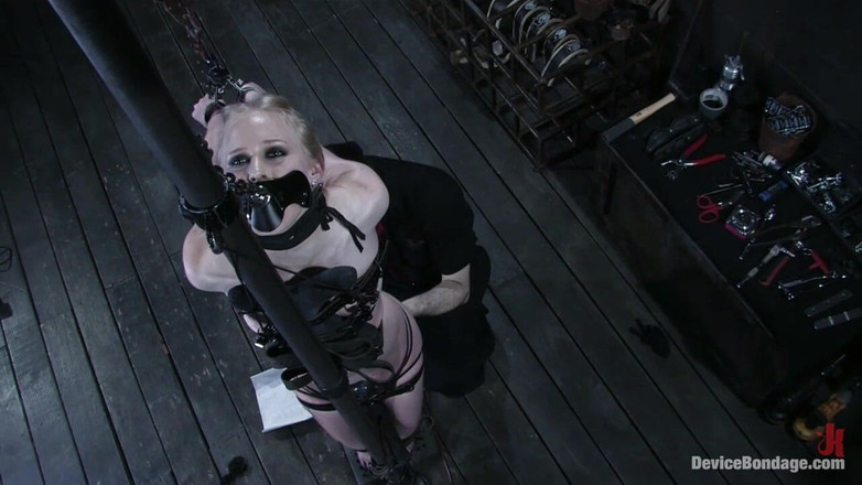 Device Bondage by Kink: Fervor和Flex