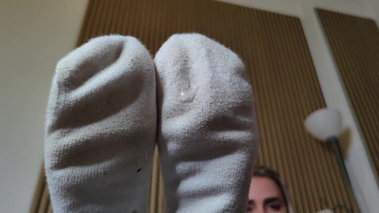 Goddess Lena: Mes Chaussettes Blanches Pour Toi, Petite Salope.