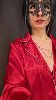 Kamera di ruang ganti! Brunette cantik mencoba pakaian dalam!
