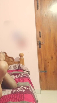 Tities mari suculente Bhabhi Sreejaa hard riding și futai dur pe la spate în sutien