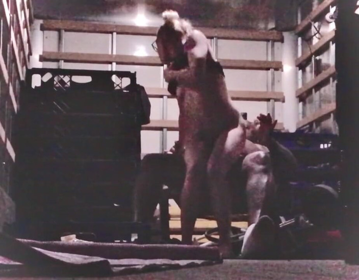 Tickled Pink Productions: Ehefrau fickt bbc allein