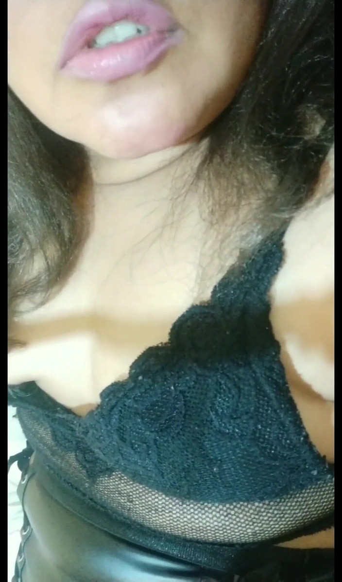 Carla Villalobos: Si cewek sange con mucho chorro me puse muy caliente...