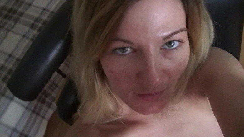 All Those Girlfriends: Vanessa Y. i jej ogromne piersi są na pokaz