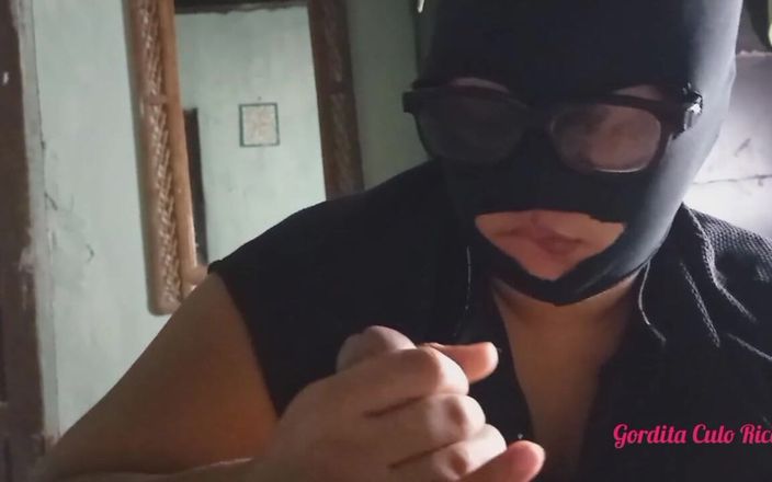 Gordita Culo Rico: Chica gordita cabalga con su gran culo en mi polla...