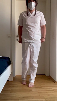 Femboy Medisch Assistent Voelt Zich Op Je Gemak Bij Jou