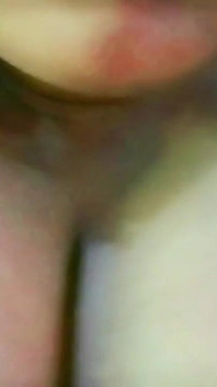 Když cítím sexuální touhu, masturbuji při rozhovoru s mojí ženou po telefonu