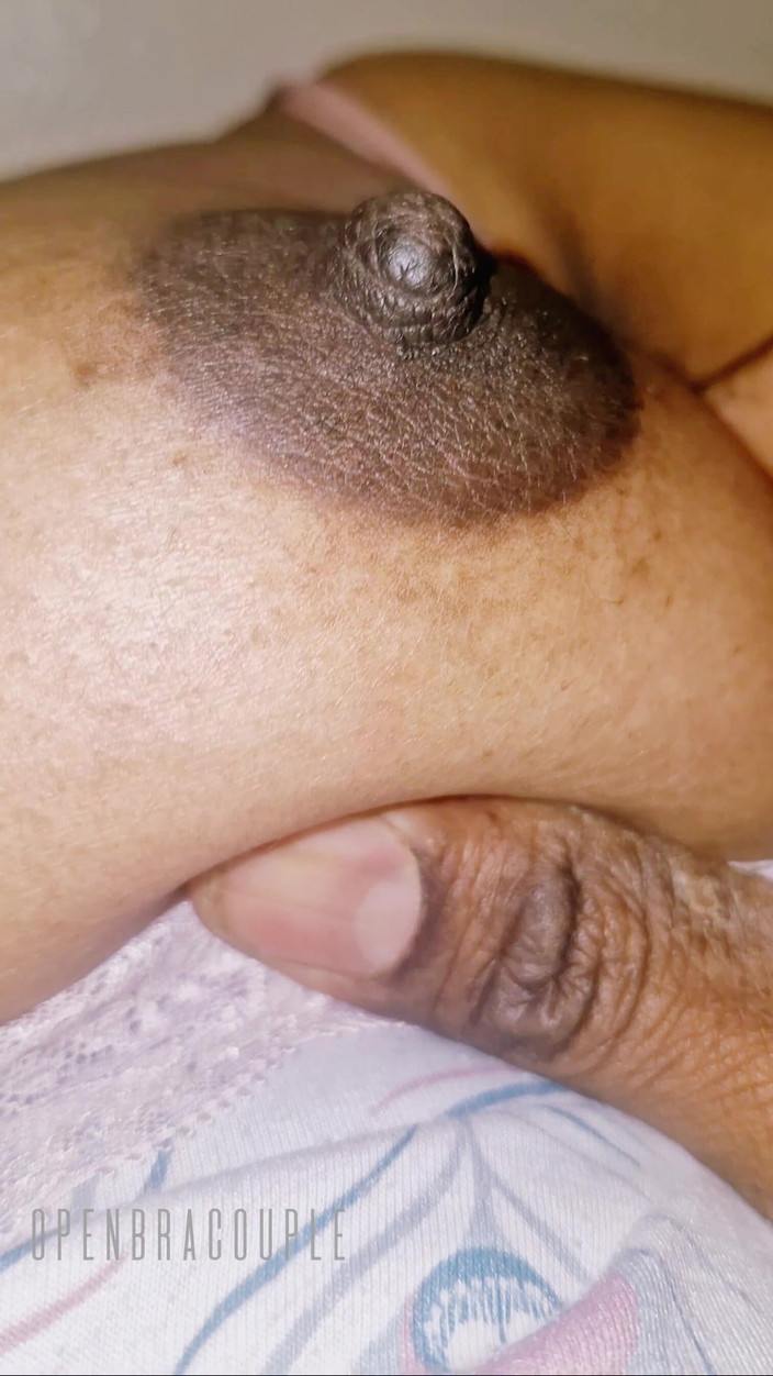 Openbra: Meine schwarzen nippel spielen mit meinem stiefsohn