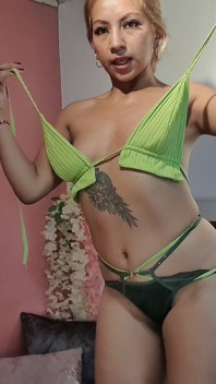 Awak suka thong baru saya.