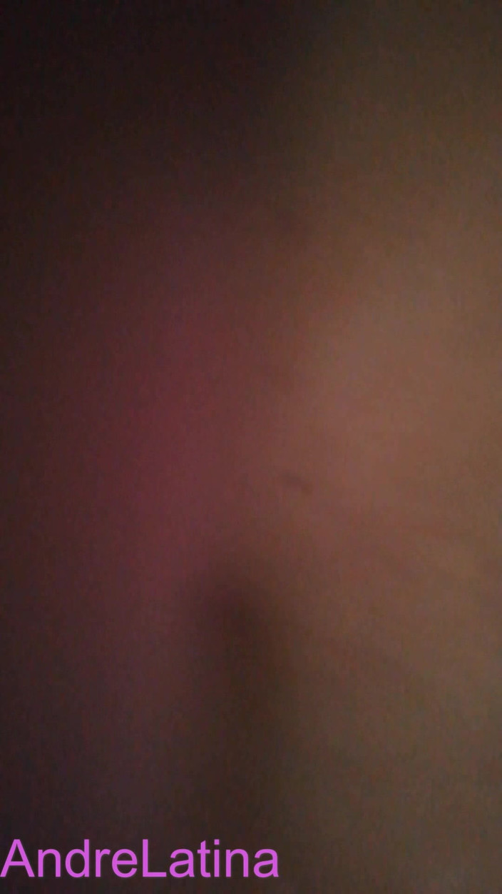 Gatita latina: Grosso sedere che cavalca il cazzo di un vecchio