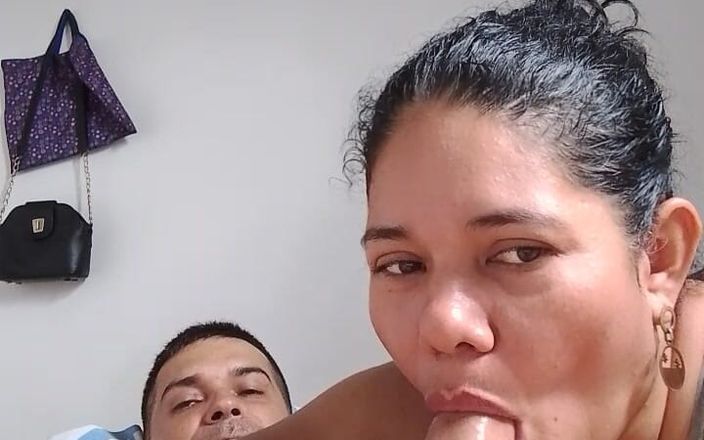 Valkyrieandluigy: Novia bebiendo su pequeña botella