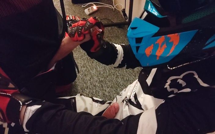 Sneakersmax98: Motocross Guy Jerks off After Sex to His Partner