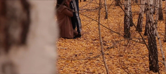 Playground porn: Ormanda bir kızın ağzına verdi