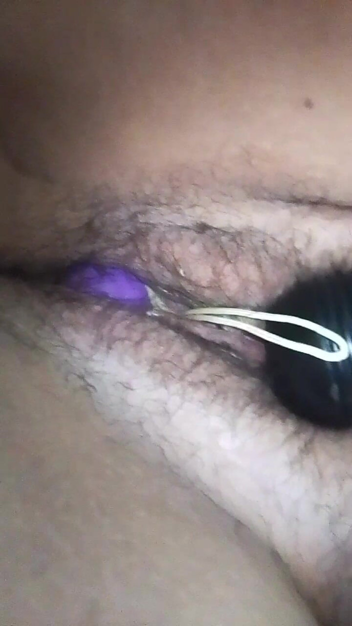 IllustriousAnnie: Hạt âm đạo bị đẩy ra trong khi phun nước cực khoái