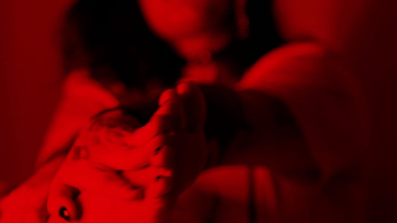 Evol Feet: Kaderinde saatlerce ayak tabanlarımı yalaman var