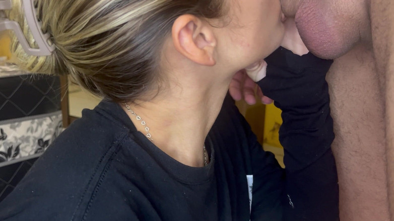 OpheliaV: Traviesa todo mi semen, perra caliente