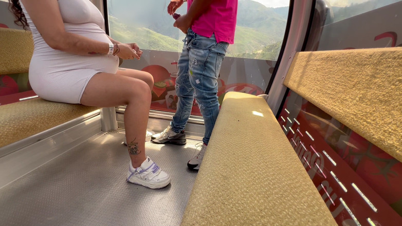TommyMiller: Kolombiya'da Teleferikte Oral Seks Ve Sikiş, Santander Çok Azgın Hamile Bir...