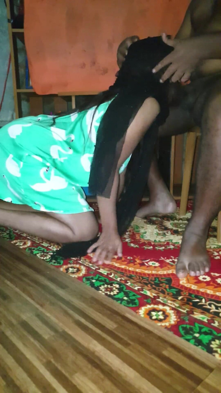 Tiyana: Istri hot penurut ini dientot habis-habisan sampai dicrot di dalam