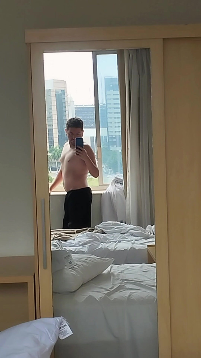 Marcosninfo: Mi-am Arătat Intrarea În Cameră Ca Un Prieten Heterosexual Să Mă...