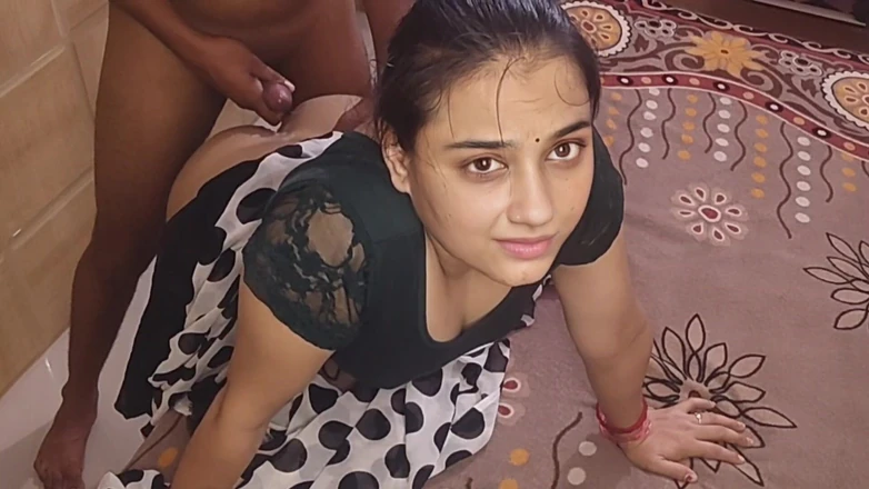 Khushboobhabi: Bhabhi werd gered van de jongen van de buurman tante