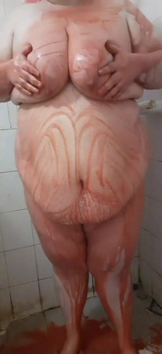 LaLaDelilah: Body paint pouring BBW
