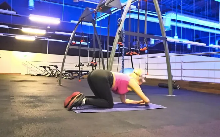 Misses_Jenny: Sweaty Gym Training Session.