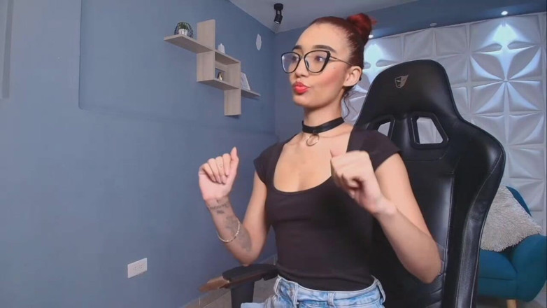Lia Wood: Me Masturbo En El Trabajo Cuando Estoy Sola En Casa