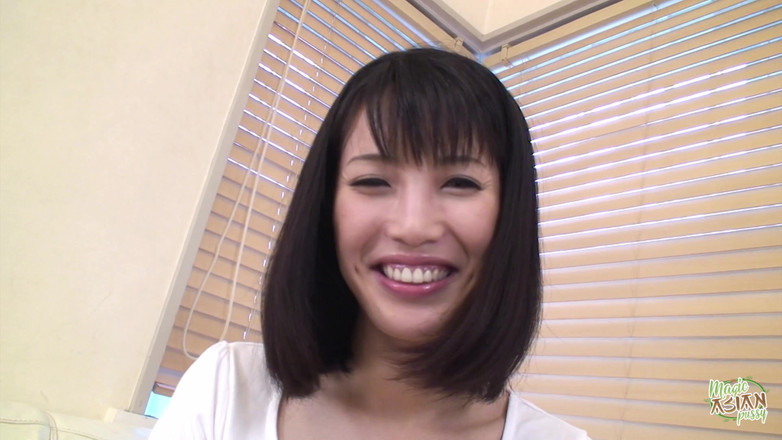 Magic Asian Pussy: Zralá dáma se pro nás svléká a hraje si s...