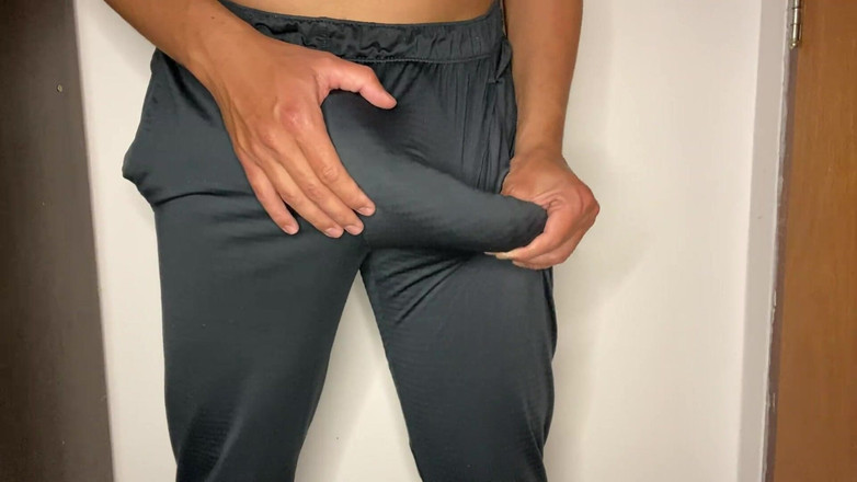 Greedy truck: Tôi đã dừng lại ở sân bay vì quần của tôi quá...