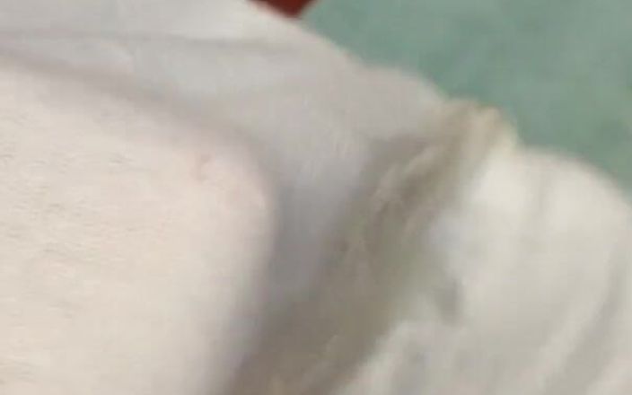 UnderXiaoQiang: Ada yang mau nunjuki spermaku di balik celana dalamnya?