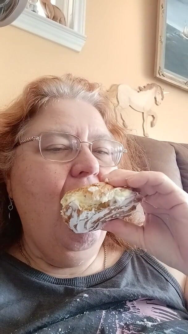 BBW nurse Vicki adventures with friends: Creme puff delicia