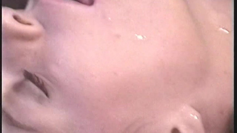 Milfed retro: Reife blonde MILF wird hart mit sperma tropfend geritten