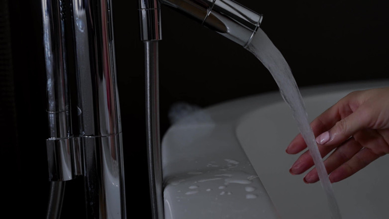 DarkkoTV: Kianna Dior Bubble Bath Facial