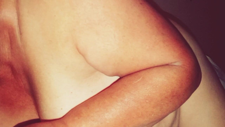 Milfta boohot: Che delizia succhiami il cazzo nonna
