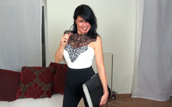 Alexandra Wett: Skandal! Cikgu miang menggoda! Jauh ke dalam pantat dan pepek...