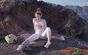 Sheryl X: Zrzka čůrá v horách Po cvičení jógy