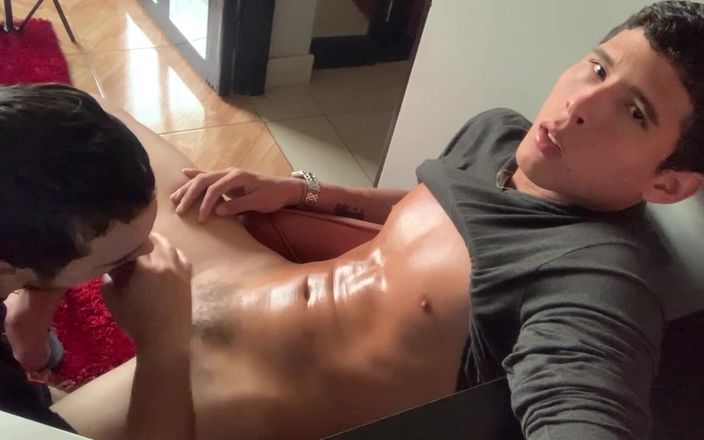 The hook 305: Blowing a Str8 Latino Twink Lying Back with His Legs...