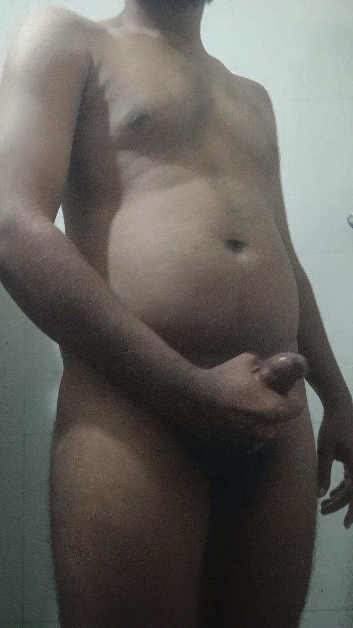 Tausif khan: Hide Cam Bathroom Viral Video Celebrity