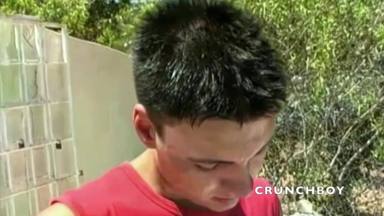 STRAIGHT BOYS CURIOUS FROM PRAHA: Lelaki muda lurus berkongkek di luar kawan gaynya 5