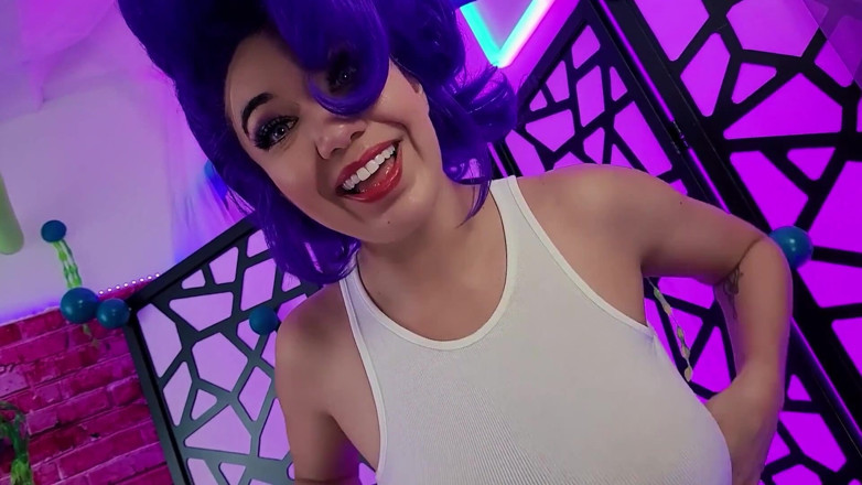 Little Puck: Slug-o-bots! Futurama Leela Cosplay | Vídeo 1