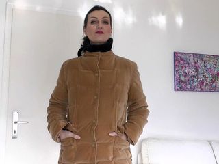 Lady Victoria Valente: My Velvet Down जैकेट