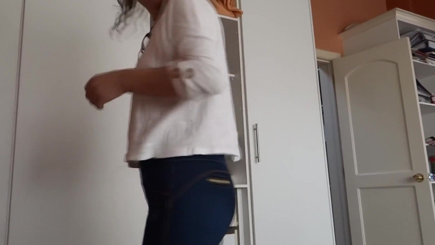 After Urinating, the Stepmother Puts on Very Tight Jeans, Revealing Her Panties